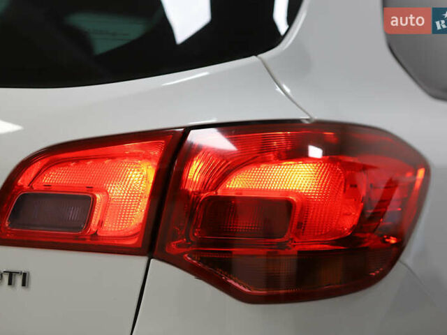 Белый Опель Астра, объемом двигателя 1.7 л и пробегом 140 тыс. км за 7700 $, фото 41 на Automoto.ua