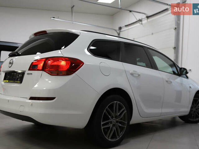 Белый Опель Астра, объемом двигателя 1.7 л и пробегом 140 тыс. км за 7700 $, фото 7 на Automoto.ua