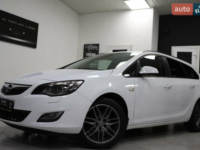 Белый Опель Астра, объемом двигателя 1.7 л и пробегом 140 тыс. км за 7700 $, фото 2 на Automoto.ua