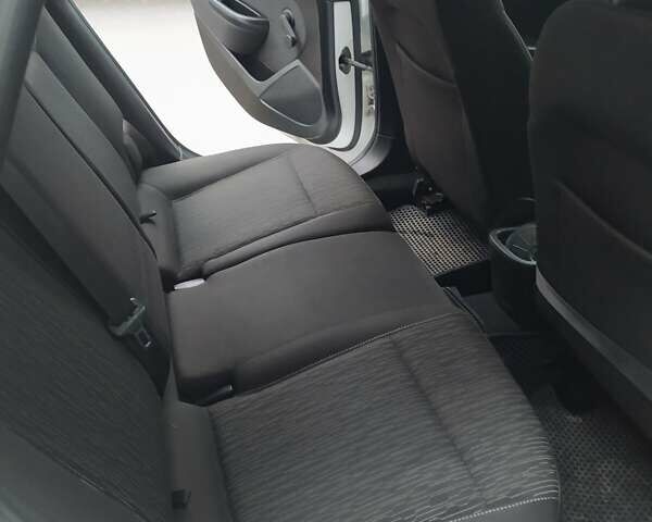 Белый Опель Астра, объемом двигателя 1.3 л и пробегом 190 тыс. км за 6800 $, фото 8 на Automoto.ua