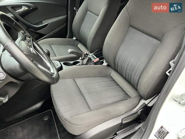 Опель Астра 2013 у Львові на Automoto.ua Білий Опель Астра, об'ємом двигуна 1.7 л та пробігом 192 тис. км за 7300 $, фото 17 на Automoto.ua