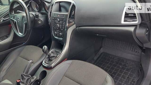Опель Астра 2013 в Бурштыне на Automoto.ua Белый Опель Астра, объемом двигателя 1.69 л и пробегом 242 тыс. км за 7300 $, фото 8 на Automoto.ua