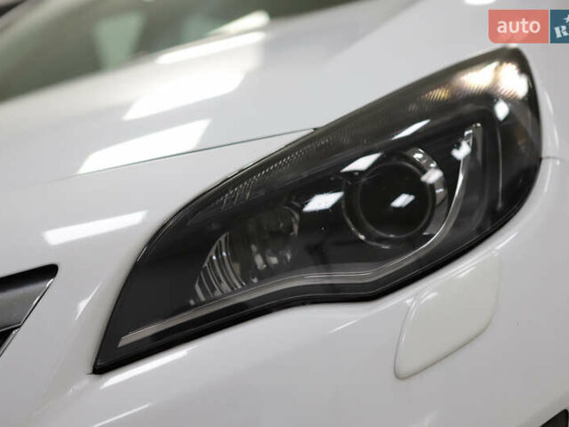 Белый Опель Астра, объемом двигателя 1.7 л и пробегом 140 тыс. км за 7700 $, фото 14 на Automoto.ua