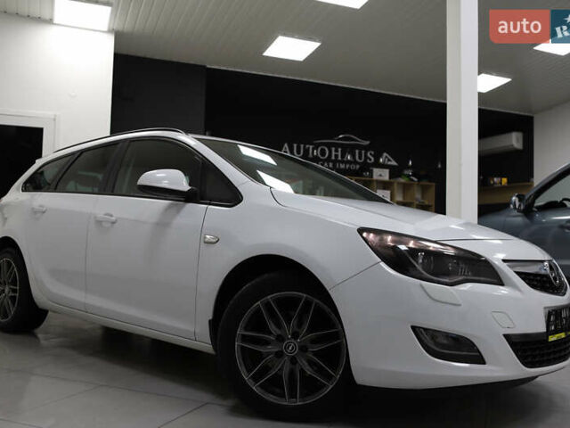 Белый Опель Астра, объемом двигателя 1.7 л и пробегом 140 тыс. км за 7700 $, фото 3 на Automoto.ua