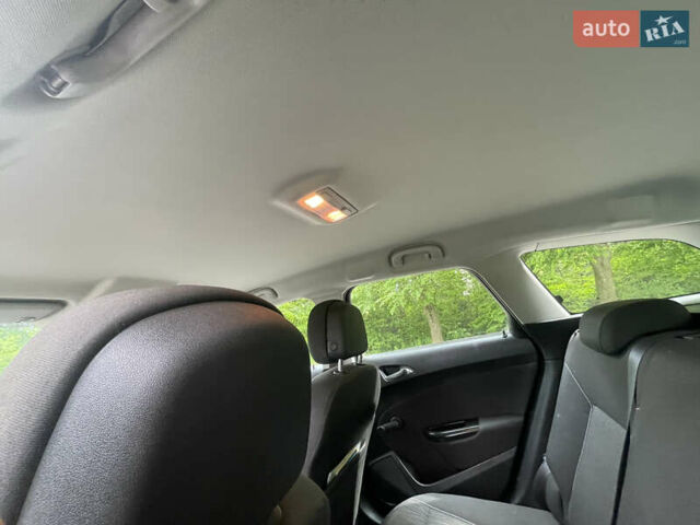 Белый Опель Астра, объемом двигателя 1.69 л и пробегом 280 тыс. км за 5720 $, фото 7 на Automoto.ua