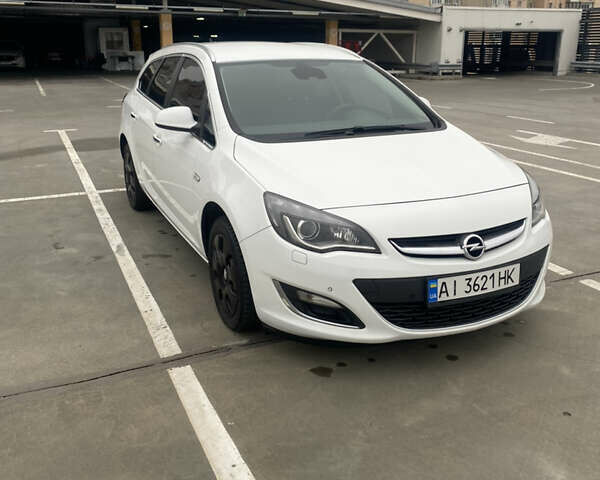 Белый Опель Астра, объемом двигателя 1.7 л и пробегом 203 тыс. км за 7800 $, фото 3 на Automoto.ua