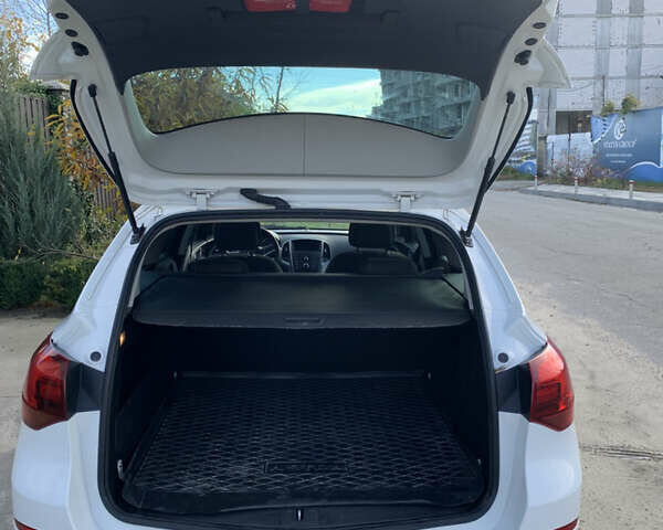 Білий Опель Астра, об'ємом двигуна 1.69 л та пробігом 305 тис. км за 5800 $, фото 9 на Automoto.ua