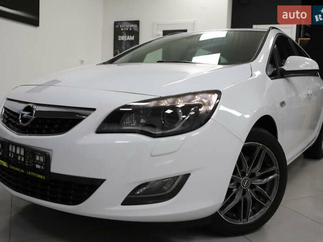 Белый Опель Астра, объемом двигателя 1.7 л и пробегом 140 тыс. км за 7700 $, фото 12 на Automoto.ua