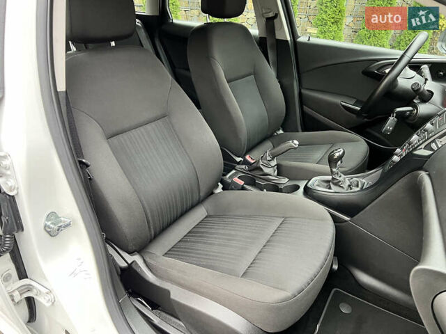 Опель Астра 2013 у Львові на Automoto.ua Білий Опель Астра, об'ємом двигуна 1.7 л та пробігом 192 тис. км за 7300 $, фото 25 на Automoto.ua