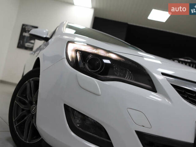 Белый Опель Астра, объемом двигателя 1.7 л и пробегом 140 тыс. км за 7700 $, фото 27 на Automoto.ua