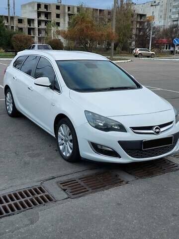 Белый Опель Астра, объемом двигателя 1.69 л и пробегом 226 тыс. км за 7400 $, фото 6 на Automoto.ua