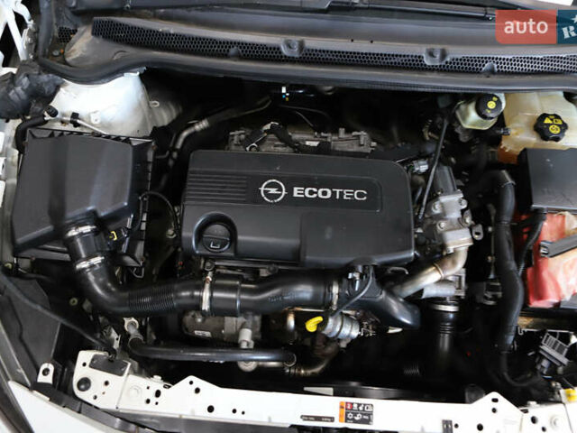 Белый Опель Астра, объемом двигателя 1.7 л и пробегом 140 тыс. км за 7700 $, фото 91 на Automoto.ua