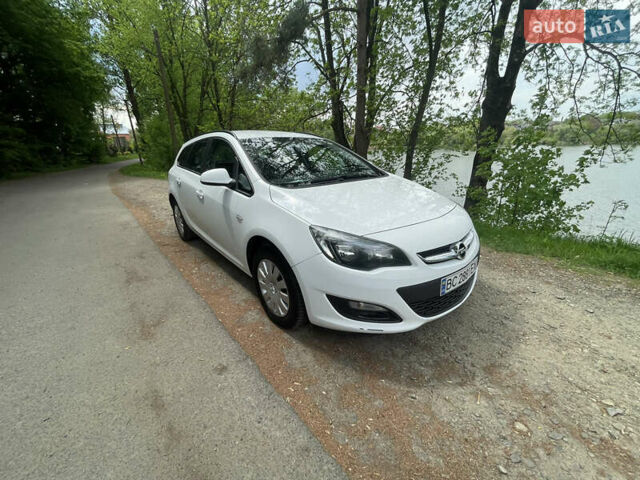 Белый Опель Астра, объемом двигателя 1.69 л и пробегом 280 тыс. км за 5720 $, фото 3 на Automoto.ua