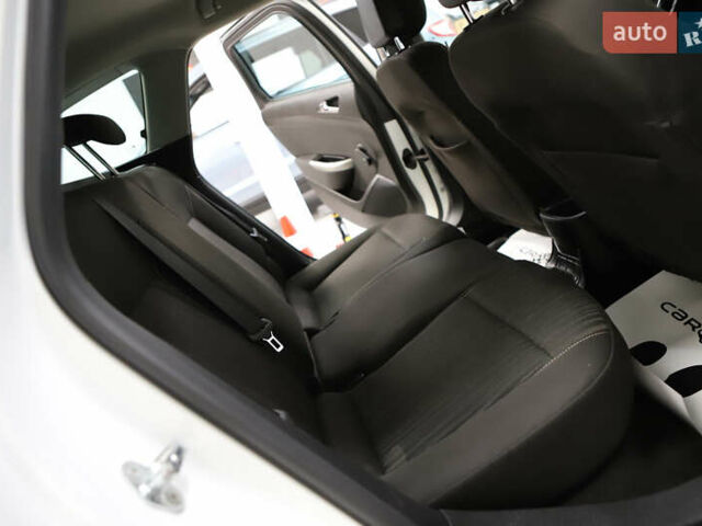 Белый Опель Астра, объемом двигателя 1.7 л и пробегом 140 тыс. км за 7700 $, фото 81 на Automoto.ua