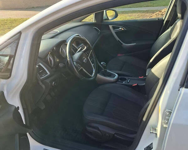 Белый Опель Астра, объемом двигателя 2 л и пробегом 190 тыс. км за 8100 $, фото 6 на Automoto.ua