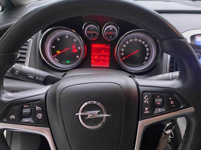 Опель Астра 2013 в Фастове на Automoto.ua Белый Опель Астра, объемом двигателя 1.7 л и пробегом 296 тыс. км за 8000 $, фото 18 на Automoto.ua