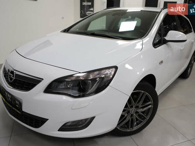 Белый Опель Астра, объемом двигателя 1.7 л и пробегом 140 тыс. км за 7700 $, фото 17 на Automoto.ua