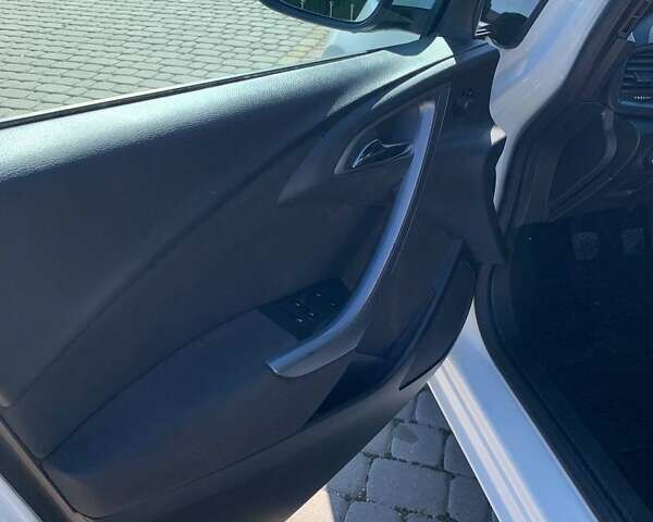 Белый Опель Астра, объемом двигателя 1.69 л и пробегом 268 тыс. км за 7800 $, фото 26 на Automoto.ua