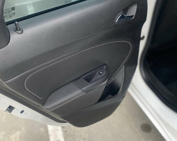 Белый Опель Астра, объемом двигателя 1.7 л и пробегом 203 тыс. км за 7800 $, фото 54 на Automoto.ua