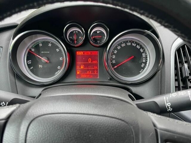 Белый Опель Астра, объемом двигателя 1.69 л и пробегом 380 тыс. км за 7300 $, фото 14 на Automoto.ua