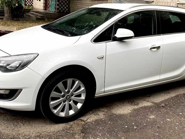 Опель Астра 2013 в Фастове на Automoto.ua Белый Опель Астра, объемом двигателя 1.7 л и пробегом 296 тыс. км за 8000 $, фото 1 на Automoto.ua