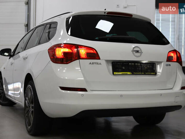 Белый Опель Астра, объемом двигателя 1.7 л и пробегом 140 тыс. км за 7700 $, фото 28 на Automoto.ua