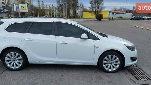 Белый Опель Астра, объемом двигателя 1.69 л и пробегом 226 тыс. км за 7400 $, фото 4 на Automoto.ua