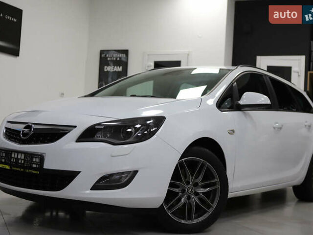 Белый Опель Астра, объемом двигателя 1.7 л и пробегом 140 тыс. км за 7700 $, фото 10 на Automoto.ua