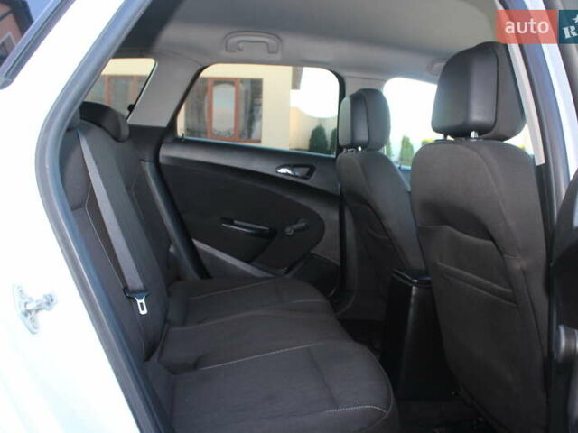 Белый Опель Астра, объемом двигателя 1.69 л и пробегом 224 тыс. км за 7490 $, фото 43 на Automoto.ua