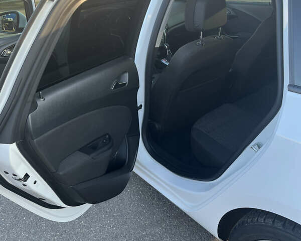 Белый Опель Астра, объемом двигателя 2 л и пробегом 222 тыс. км за 7500 $, фото 11 на Automoto.ua