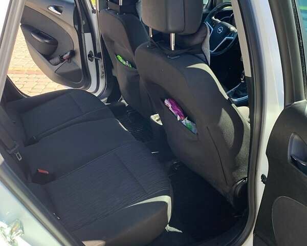 Белый Опель Астра, объемом двигателя 1.69 л и пробегом 268 тыс. км за 7800 $, фото 19 на Automoto.ua