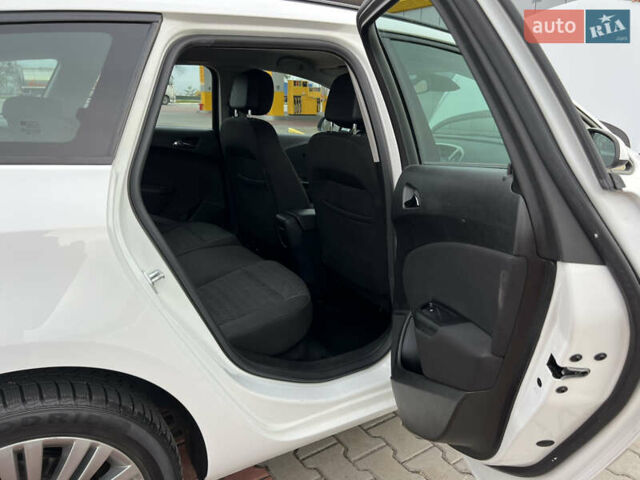 Белый Опель Астра, объемом двигателя 1.4 л и пробегом 170 тыс. км за 7600 $, фото 19 на Automoto.ua