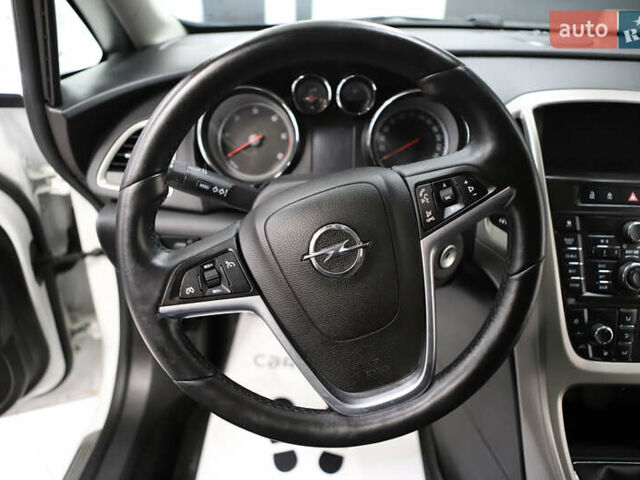 Белый Опель Астра, объемом двигателя 1.7 л и пробегом 140 тыс. км за 7700 $, фото 52 на Automoto.ua