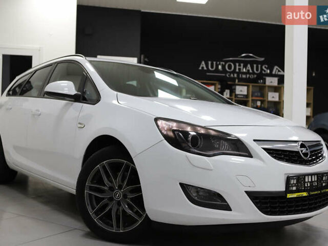 Белый Опель Астра, объемом двигателя 1.7 л и пробегом 140 тыс. км за 7700 $, фото 20 на Automoto.ua