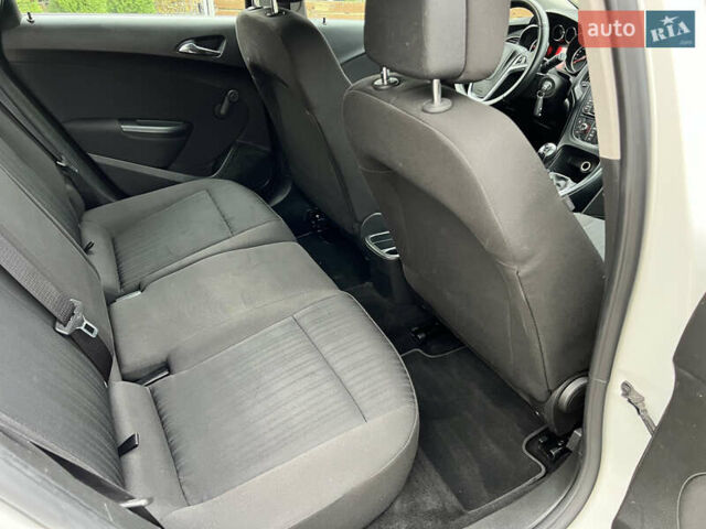 Опель Астра 2013 у Львові на Automoto.ua Білий Опель Астра, об'ємом двигуна 1.7 л та пробігом 192 тис. км за 7300 $, фото 27 на Automoto.ua