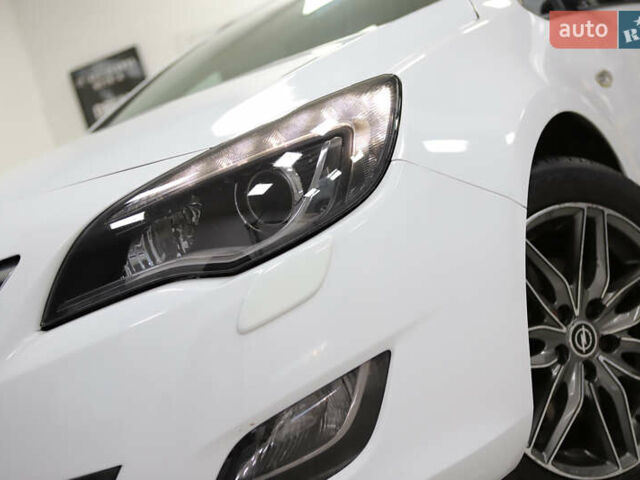 Белый Опель Астра, объемом двигателя 1.7 л и пробегом 140 тыс. км за 7700 $, фото 15 на Automoto.ua