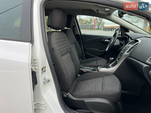 Белый Опель Астра, объемом двигателя 1.4 л и пробегом 170 тыс. км за 7600 $, фото 21 на Automoto.ua