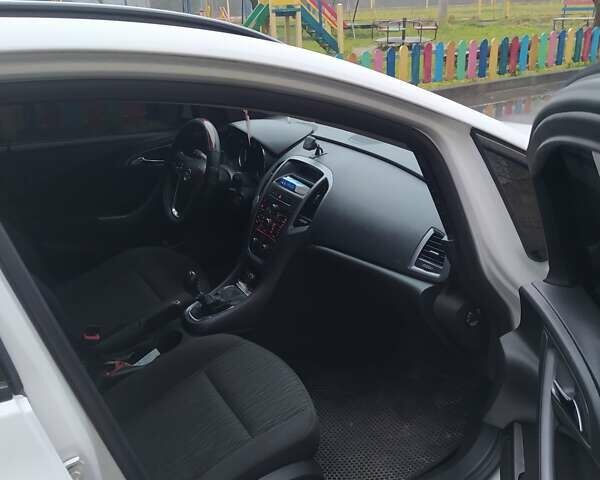 Белый Опель Астра, объемом двигателя 1.3 л и пробегом 190 тыс. км за 6800 $, фото 7 на Automoto.ua