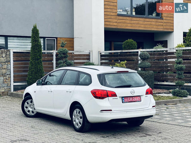Опель Астра 2013 у Львові на Automoto.ua Білий Опель Астра, об'ємом двигуна 1.7 л та пробігом 192 тис. км за 7300 $, фото 8 на Automoto.ua