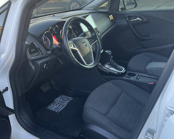 Белый Опель Астра, объемом двигателя 2 л и пробегом 222 тыс. км за 7500 $, фото 13 на Automoto.ua