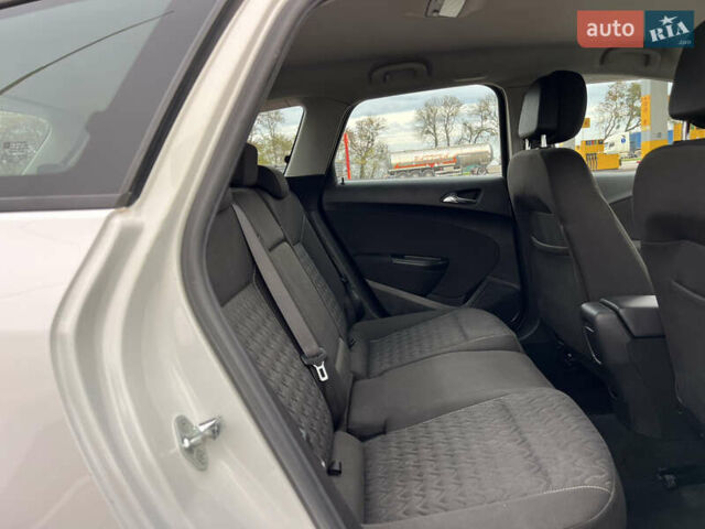 Белый Опель Астра, объемом двигателя 1.4 л и пробегом 170 тыс. км за 7600 $, фото 18 на Automoto.ua