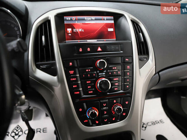 Белый Опель Астра, объемом двигателя 1.7 л и пробегом 140 тыс. км за 7700 $, фото 57 на Automoto.ua