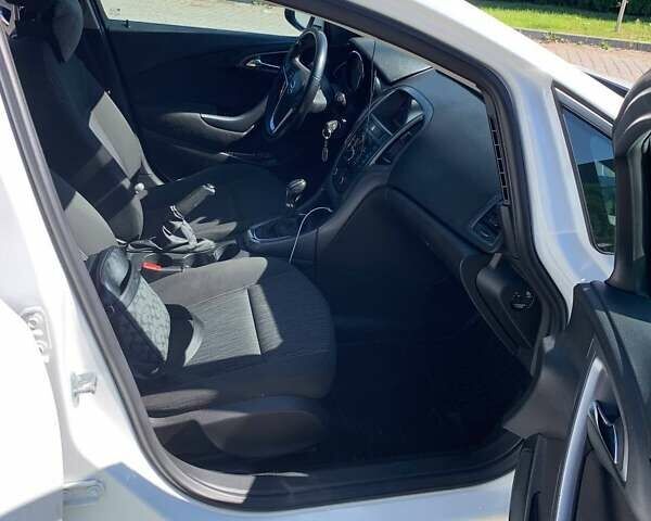 Белый Опель Астра, объемом двигателя 1.69 л и пробегом 268 тыс. км за 7800 $, фото 20 на Automoto.ua