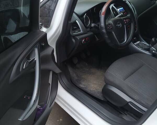 Белый Опель Астра, объемом двигателя 1.3 л и пробегом 190 тыс. км за 6800 $, фото 12 на Automoto.ua