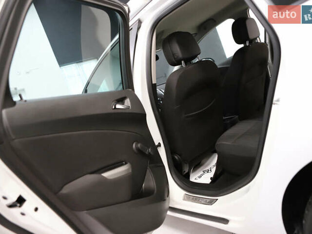 Белый Опель Астра, объемом двигателя 1.7 л и пробегом 140 тыс. км за 7700 $, фото 69 на Automoto.ua