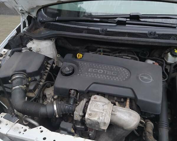 Белый Опель Астра, объемом двигателя 1.3 л и пробегом 190 тыс. км за 6800 $, фото 15 на Automoto.ua