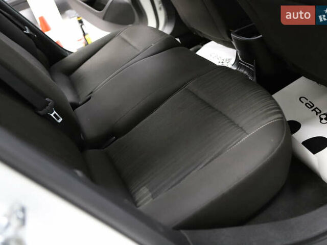 Белый Опель Астра, объемом двигателя 1.7 л и пробегом 140 тыс. км за 7700 $, фото 80 на Automoto.ua