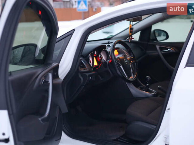 Белый Опель Астра, объемом двигателя 1.96 л и пробегом 286 тыс. км за 7500 $, фото 19 на Automoto.ua