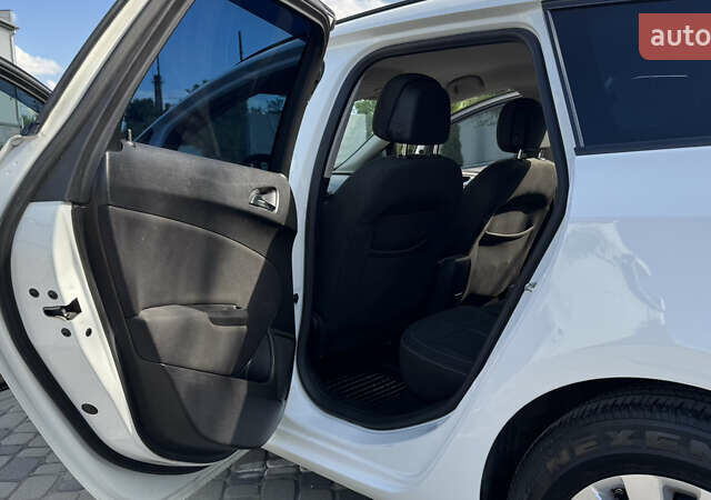 Белый Опель Астра, объемом двигателя 1.6 л и пробегом 292 тыс. км за 6950 $, фото 31 на Automoto.ua