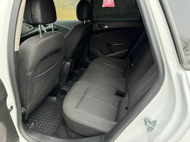 Белый Опель Астра, объемом двигателя 1.7 л и пробегом 280 тыс. км за 7300 $, фото 7 на Automoto.ua